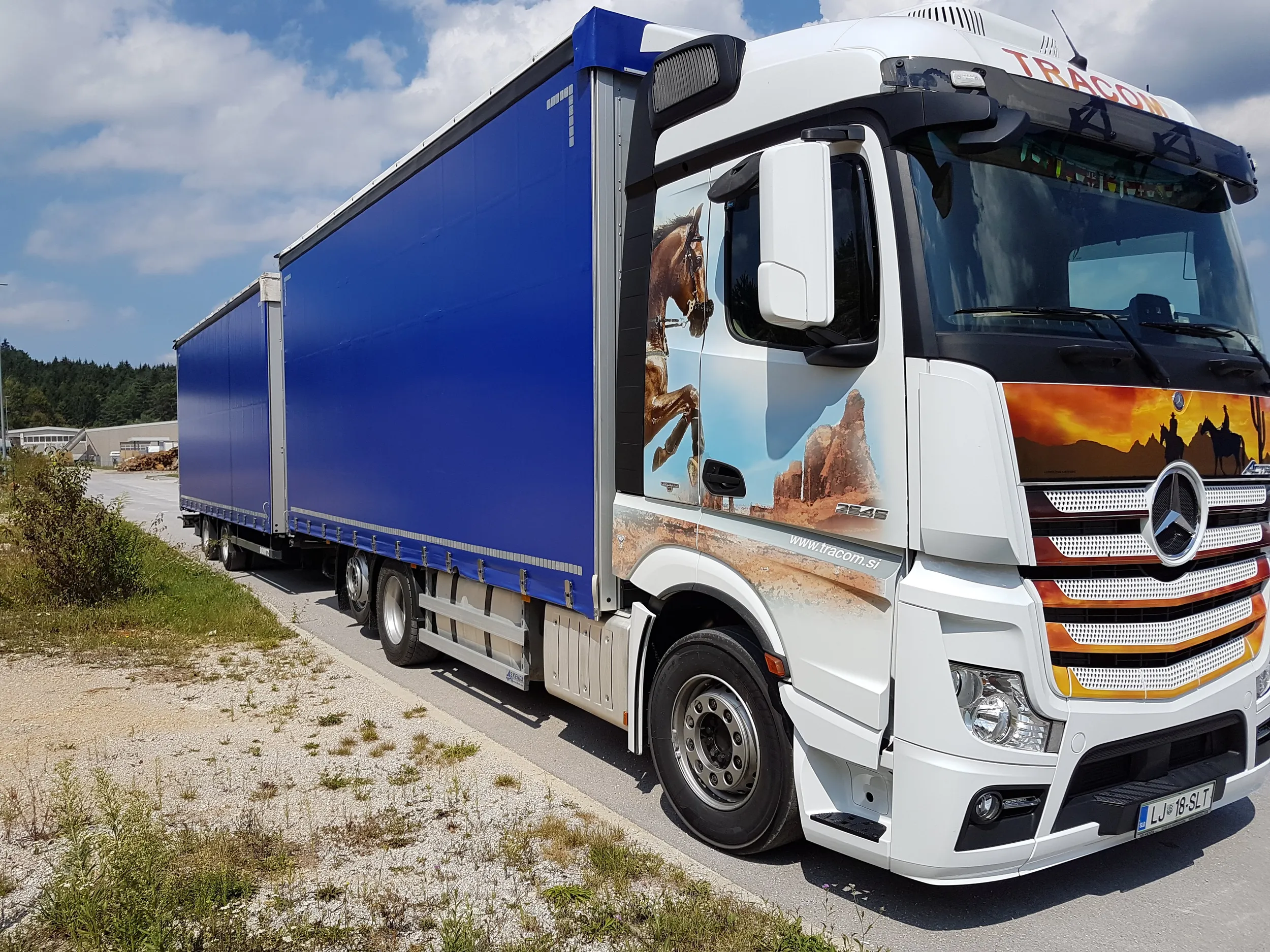 Tracom Actros front view