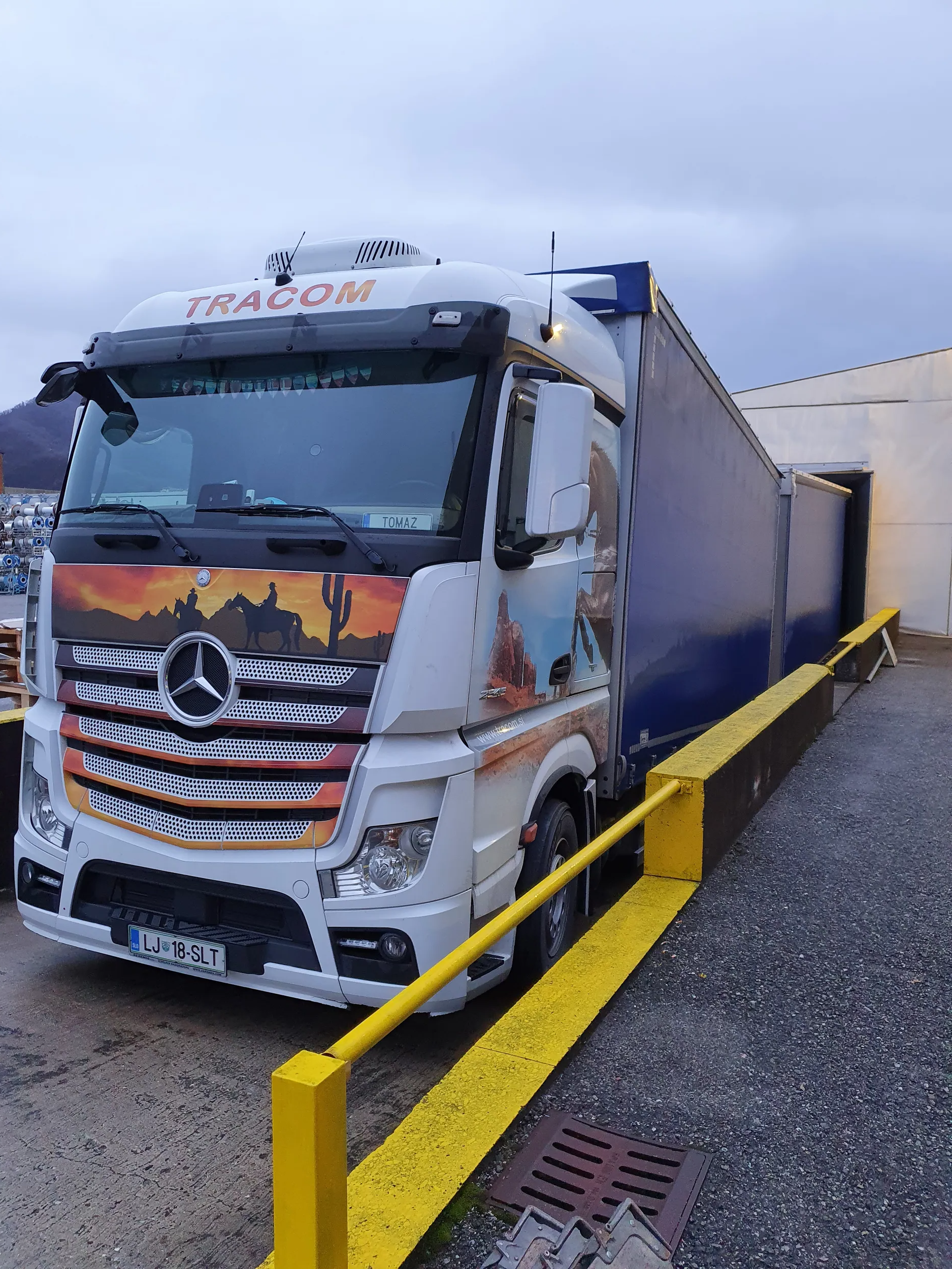 Tracom Actros at the depot